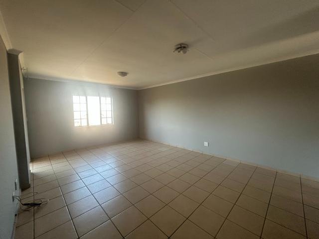 Townhouse for sale in Vosloorus, Gauteng