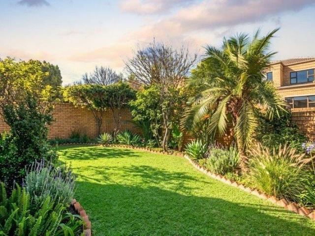 Townhouse for sale in Douglasdale, Randburg