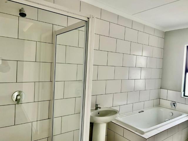 Townhouse for sale in Kempton Park