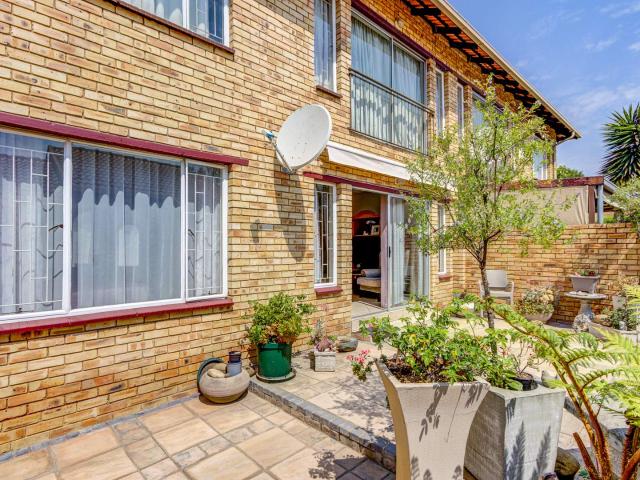 Townhouse for sale in Kempton Park, Gauteng