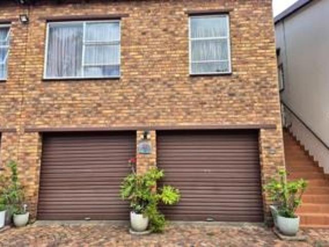 Townhouse for sale in Glenmarais, Ekurhuleni