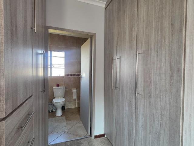 Townhouse for sale in Glenmarais, Ekurhuleni