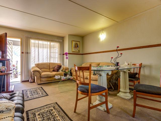 Townhouse for sale in Glenmarais, Ekurhuleni