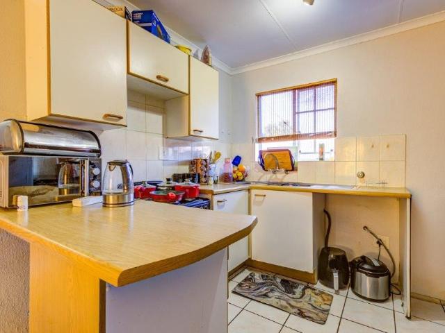 Townhouse for sale in Glenmarais, Ekurhuleni