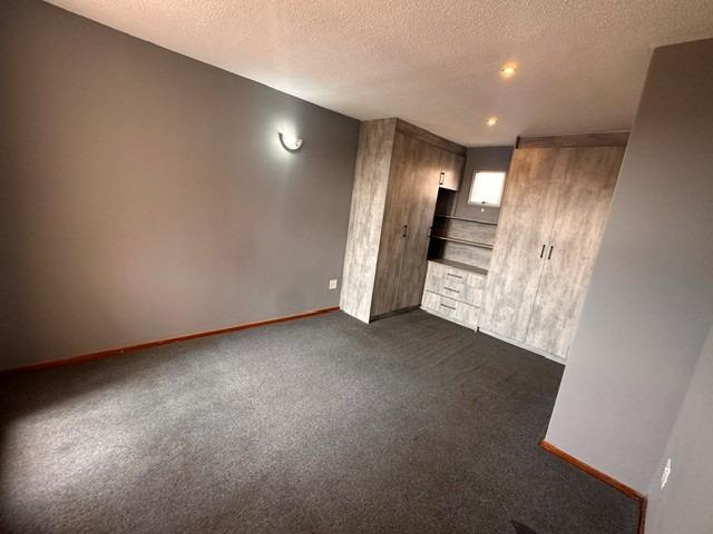 Townhouse for sale in Vosloorus, Gauteng