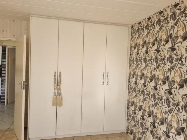 Townhouse for sale in Vosloorus, Gauteng