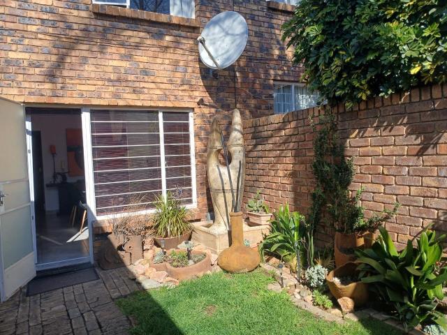 Townhouse for sale in Johannesburg, South & Alberton