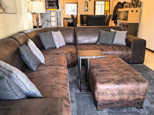 Townhouse for sale in Vosloorus, Gauteng