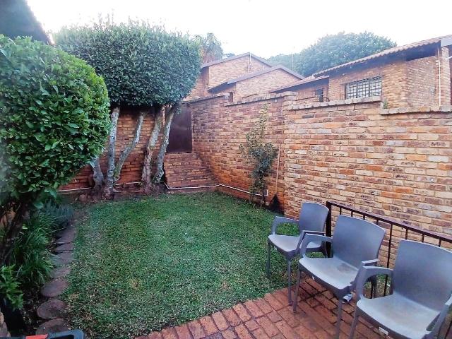 Townhouse for sale in Vosloorus, Gauteng