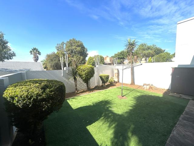 Townhouse for sale in Vosloorus, Gauteng