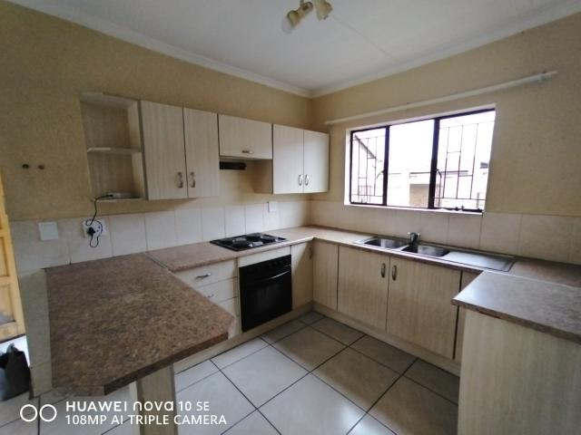 Townhouse for sale in Mohlakeng, Gauteng