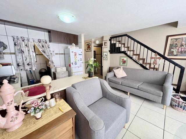 Townhouse for sale in Mohlakeng, Gauteng