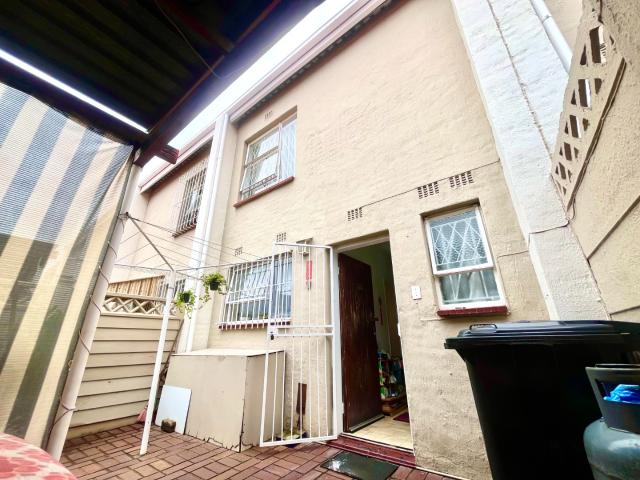 Townhouse for sale in Vosloorus, Gauteng