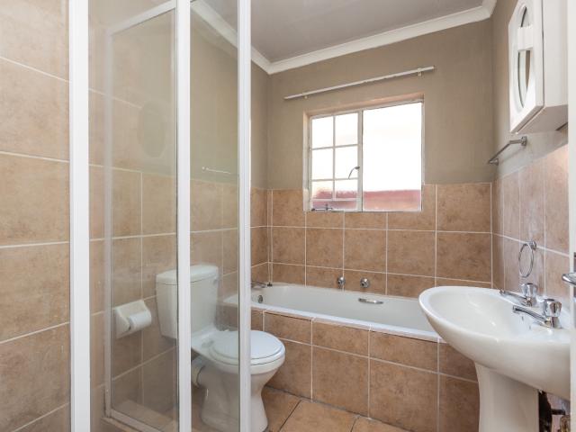 Townhouse for sale in Nooitgedacht, Gauteng