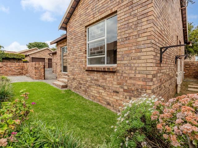 Townhouse for sale in Nooitgedacht, Gauteng