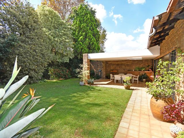 Townhouse for sale in Rosebank, Gauteng