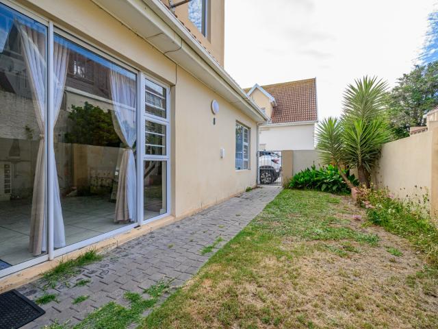 Townhouse for sale in Port Elizabeth, Eastern Cape