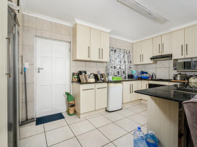 Townhouse for sale in Port Elizabeth, Eastern Cape