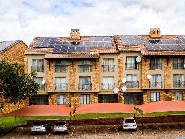 Townhouse for sale in Karenpark, Akasia