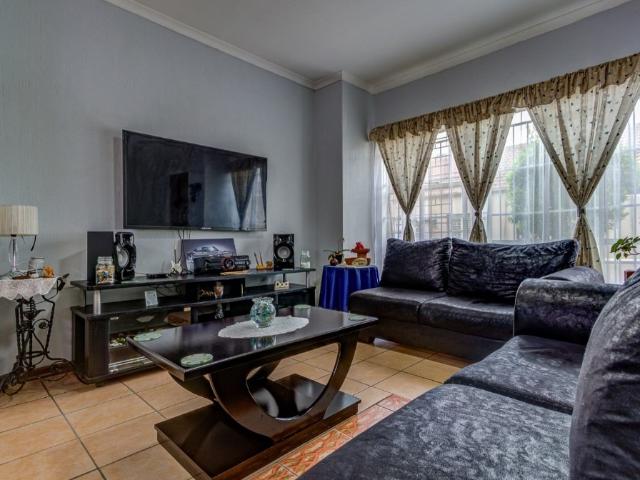 Townhouse for sale in Birchleigh North, Ekurhuleni
