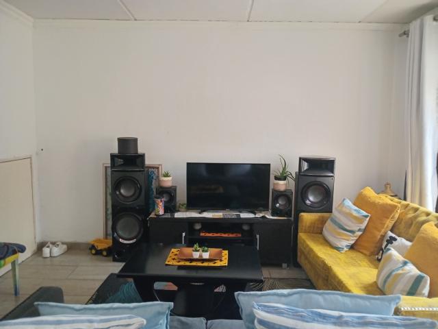 Townhouse for sale in Vosloorus, Gauteng