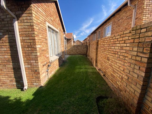 Townhouse for sale in Olievenhoutbos, Gauteng
