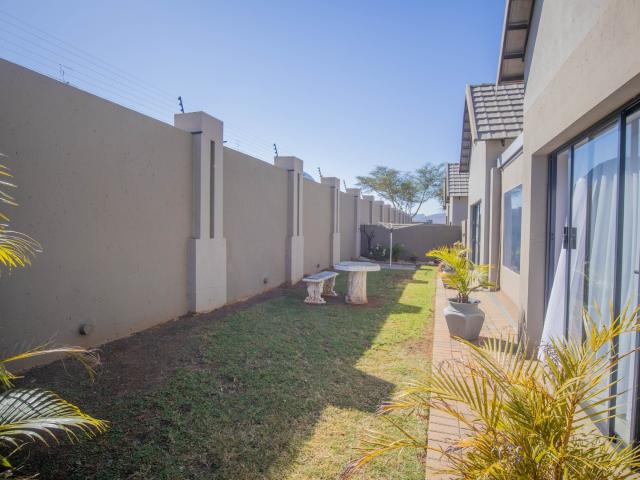 Townhouse for sale in Hartbeespoort Dam Nature Reserve, North West