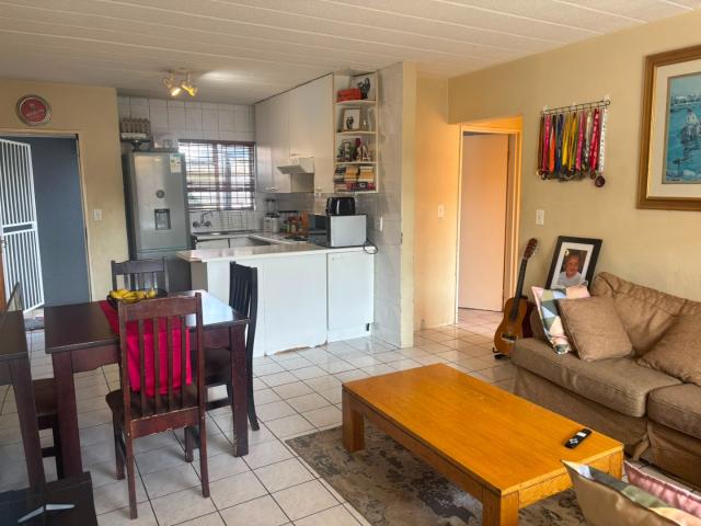 Townhouse for sale in Vosloorus, Gauteng