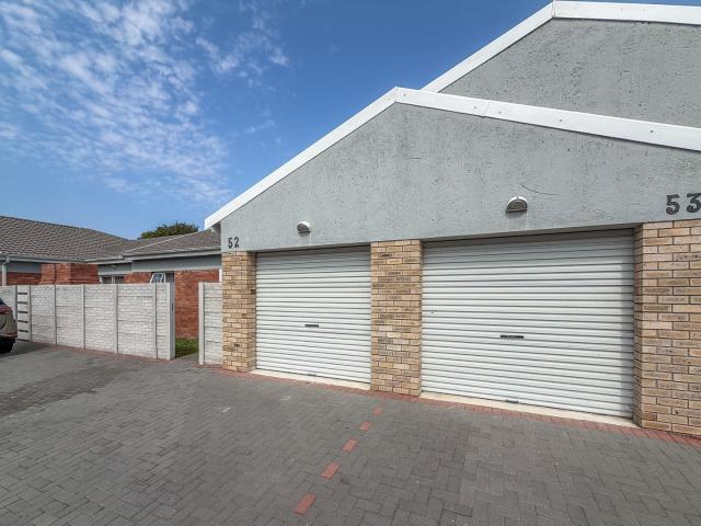 Townhouse for sale in Port Elizabeth, Eastern Cape