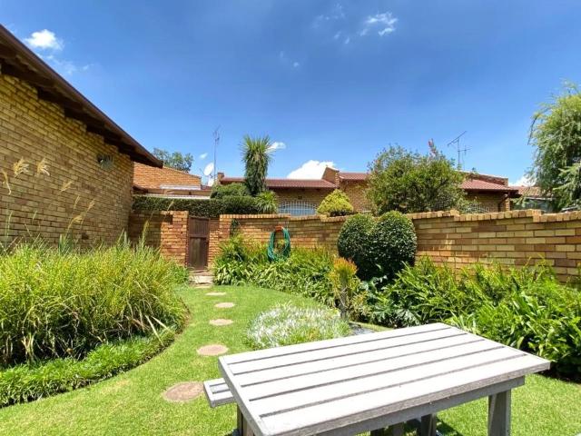 Townhouse for sale in Vosloorus, Gauteng