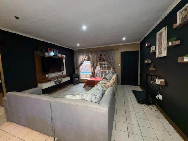 Townhouse for sale in Ekurhuleni, Gauteng