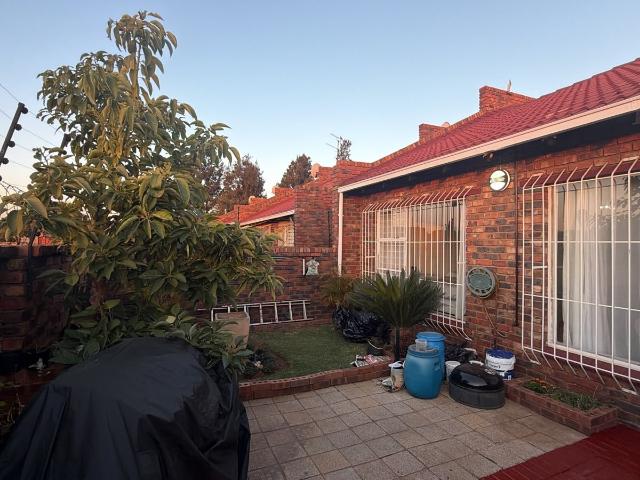 Townhouse for sale in Ekurhuleni, Gauteng