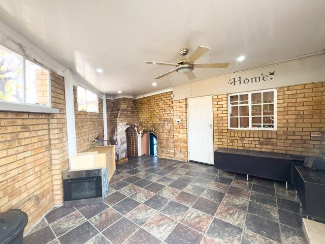 Townhouse for sale in Dr Kenneth Kaunda, North West