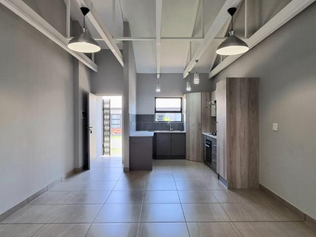 Townhouse for sale in Hartbeespoort Dam Nature Reserve, North West
