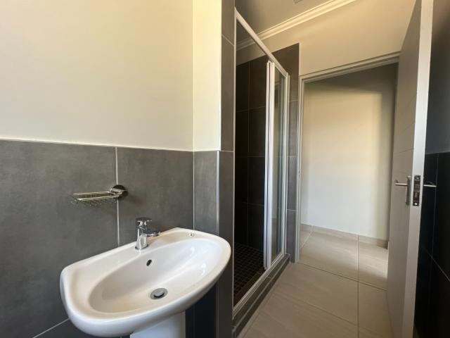 Townhouse for sale in Hartbeespoort Dam Nature Reserve, North West