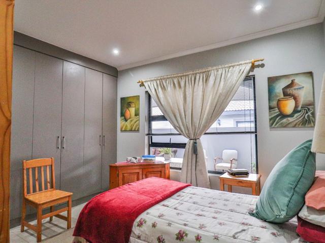 Townhouse for sale in Hartbeespoort Dam Nature Reserve, North West