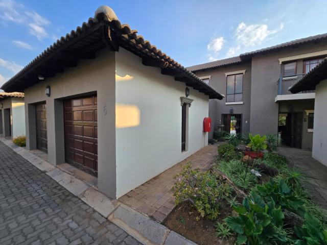 Townhouse for sale in Hartbeespoort Dam Nature Reserve, North West