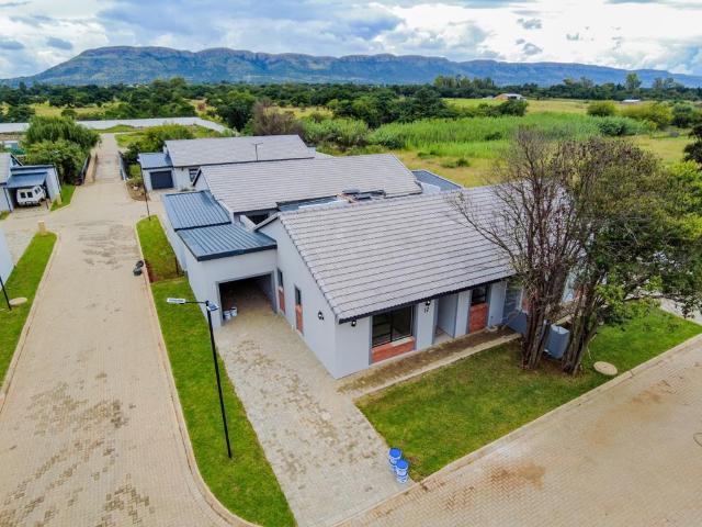 Townhouse for sale in Hartbeespoort Dam Nature Reserve, North West