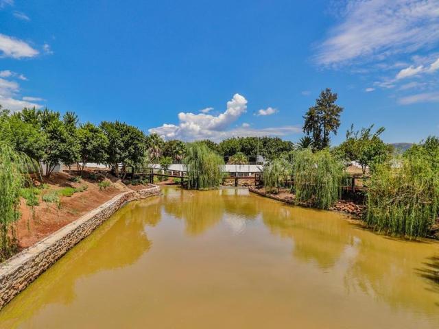 Townhouse for sale in Hartbeespoort Dam Nature Reserve, North West