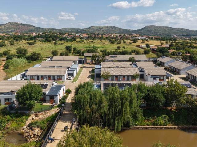 Townhouse for sale in Hartbeespoort Dam Nature Reserve, North West