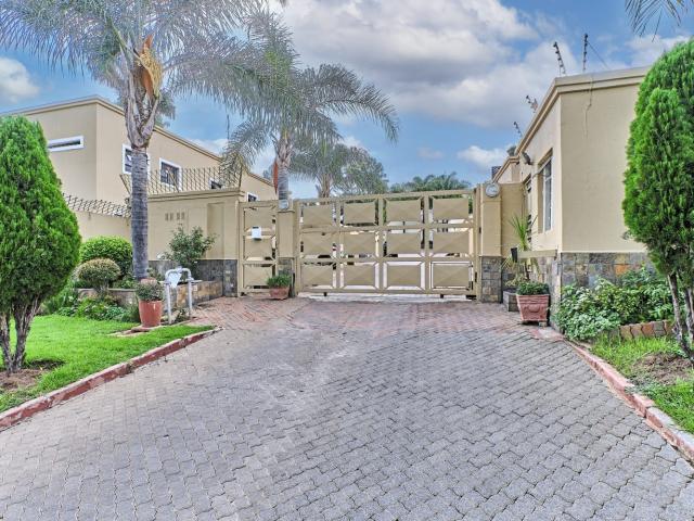 Townhouse for sale in Rosebank, Gauteng