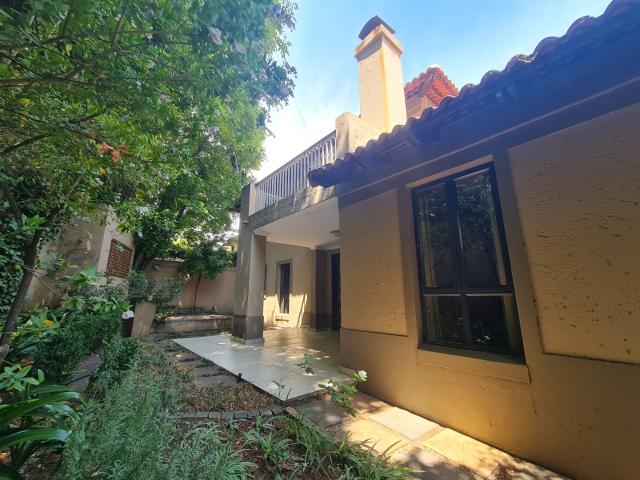 Townhouse for sale in Waterkloof, Gauteng