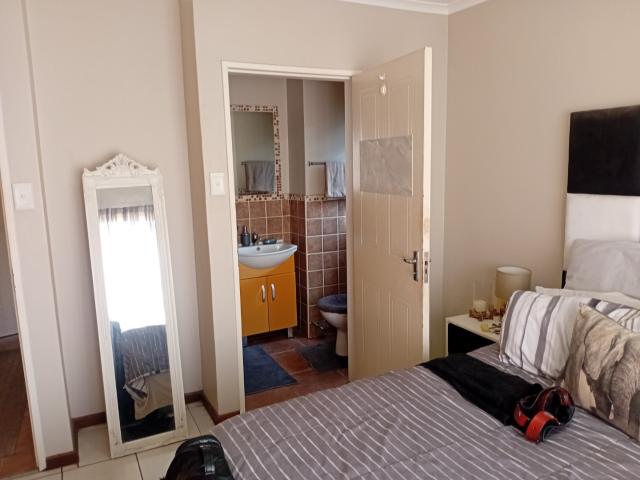 Townhouse for sale in Vosloorus, Gauteng