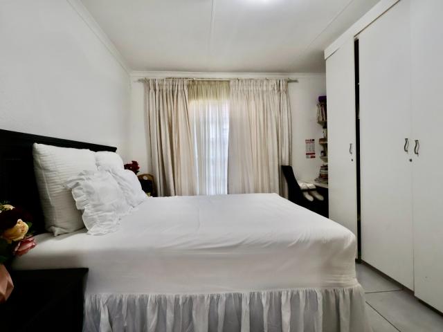 Townhouse for sale in Vosloorus, Gauteng