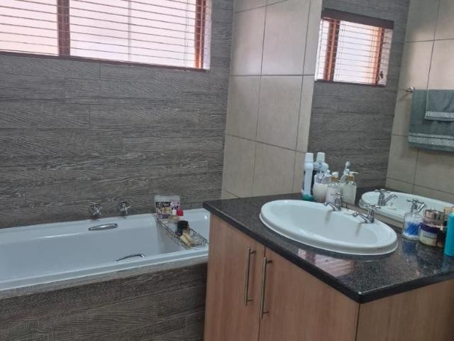 Townhouse for sale in Meyersdal, Ekurhuleni