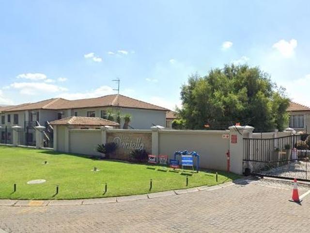 Townhouse for sale in Randhart, Ekurhuleni