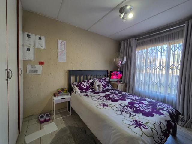 Townhouse for sale in Alberton, Meyersdal
