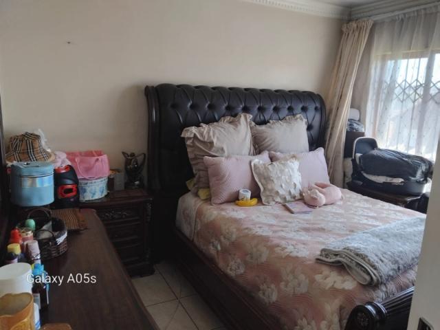 Townhouse for sale in Vosloorus, Gauteng