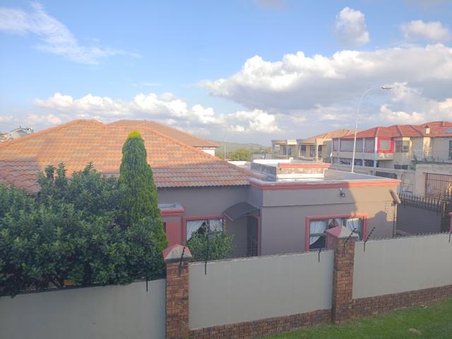 Townhouse for sale in Vosloorus, Gauteng