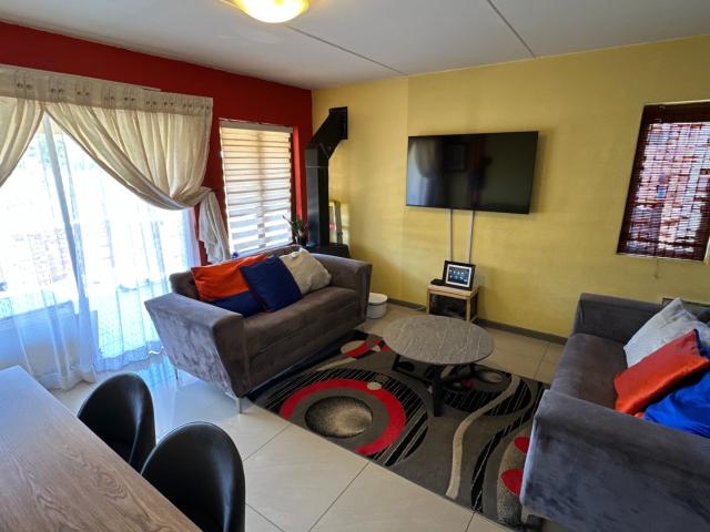 Townhouse for sale in Vosloorus, Gauteng